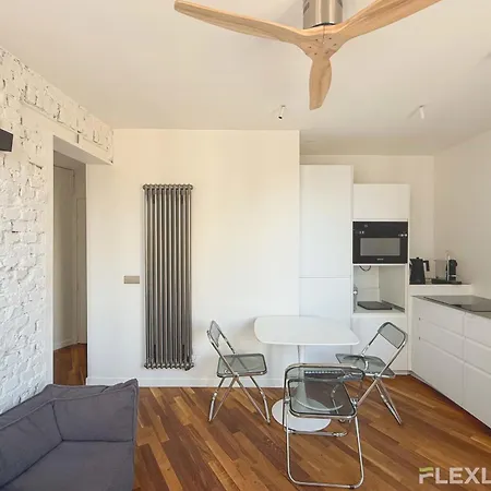 Superb Spacious Located At Mont Cenis